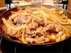 B級グルメ「牛バラ焼き」の写真